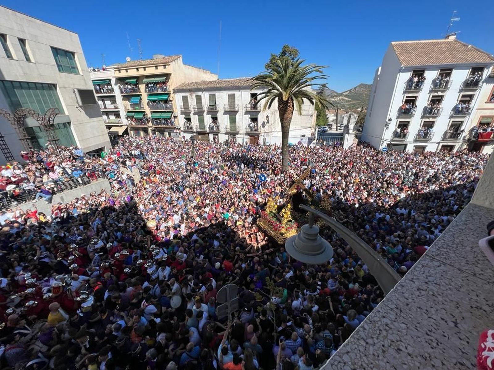 Viernes Santo en Priego de Córdoba: la subida al Calvario del Nazareno, en imágenes