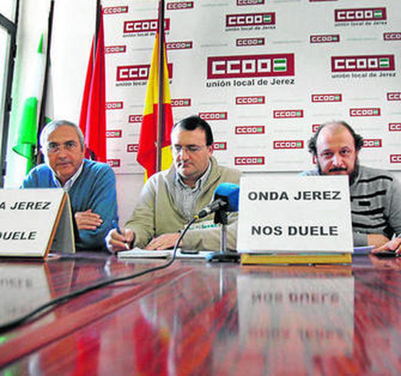 Imagen de archivo de una rueda de prensa del comité y sindicatos.