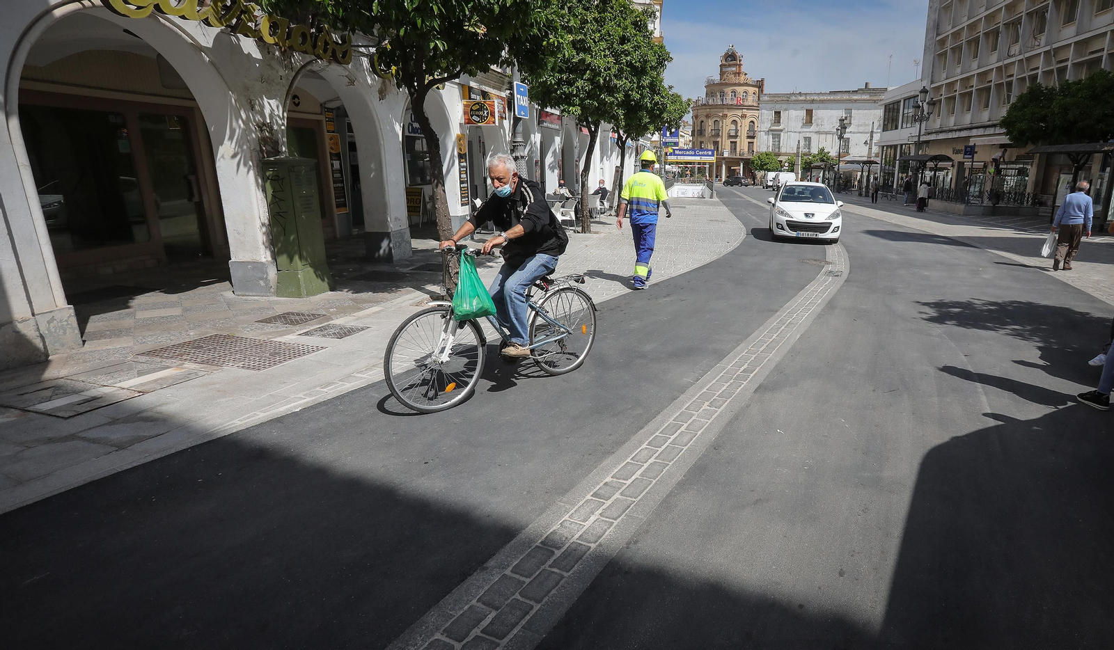 Así están quedando las calles del centro después de la guerra del adoquín