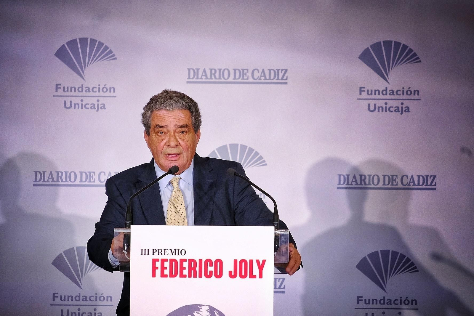 Entrega del premio Federico Joly a Augusto Delkáder