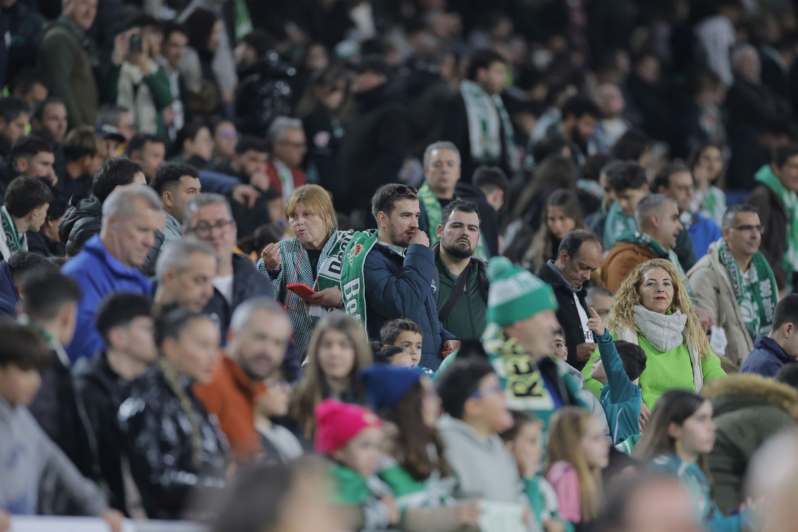 Búscate en las fotos del Betis - Elche