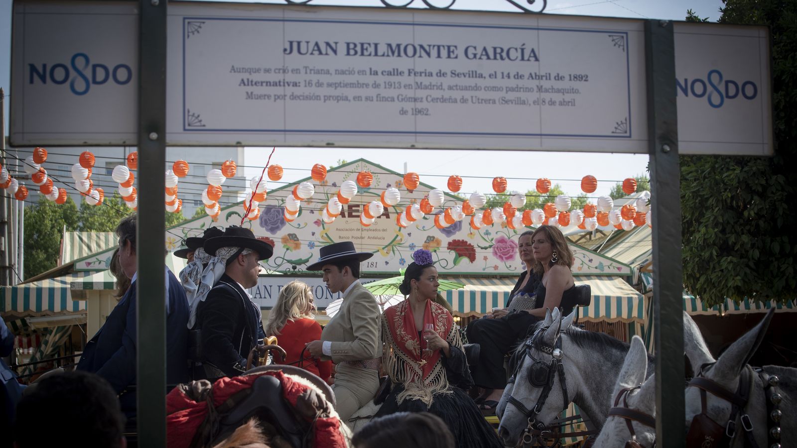 Recta final en un veraniego jueves de Feria de Abril 2023