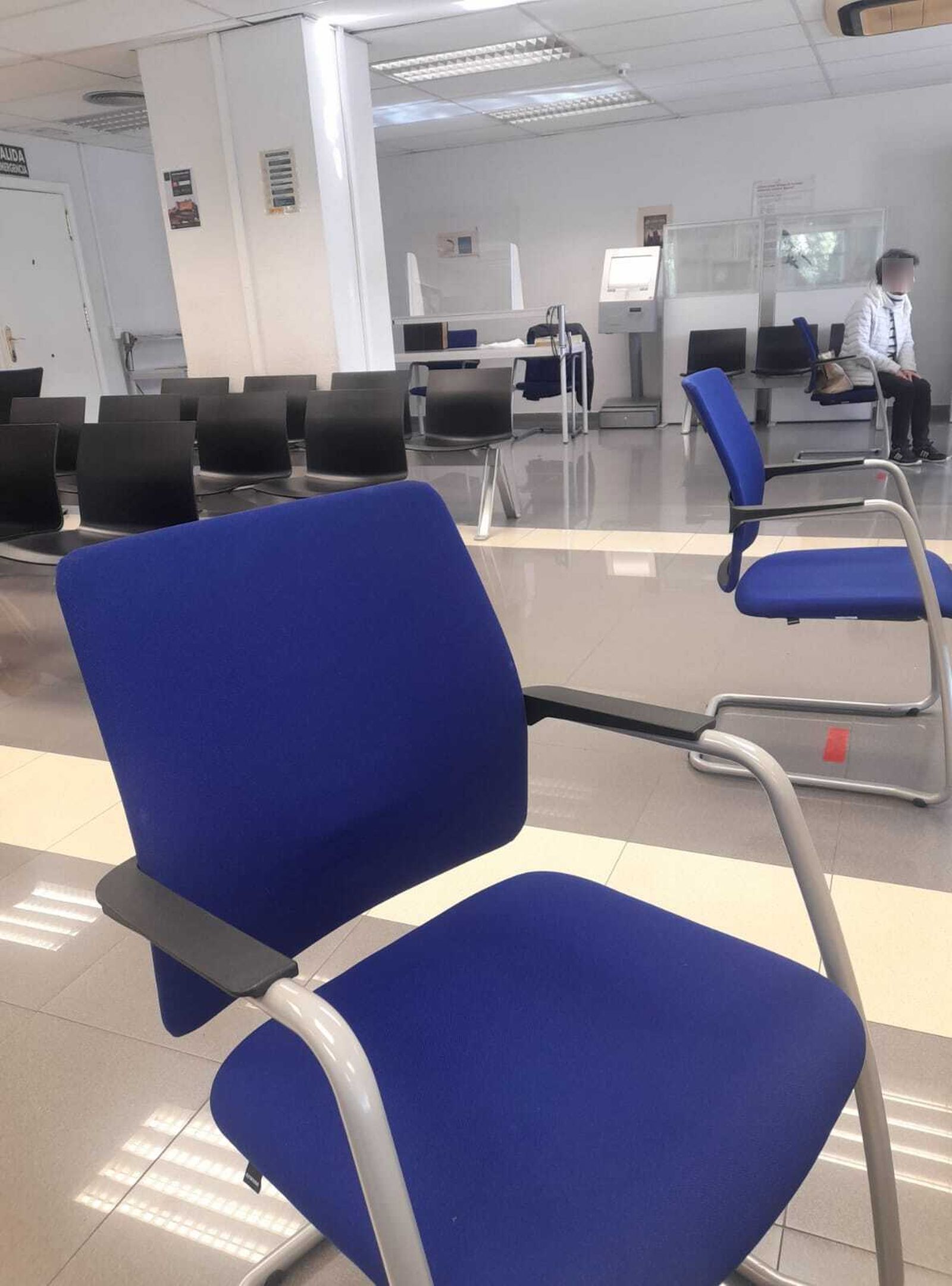 La sala de espera a las consultas, vacía, como denuncian los mutualistas.