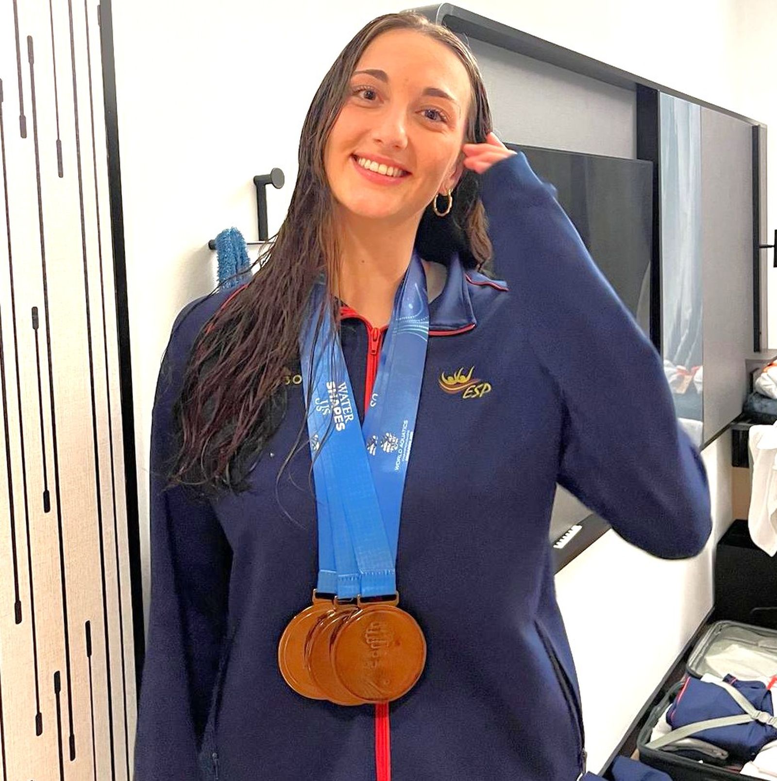 Marina García Polo, con sus medallas de bronce.