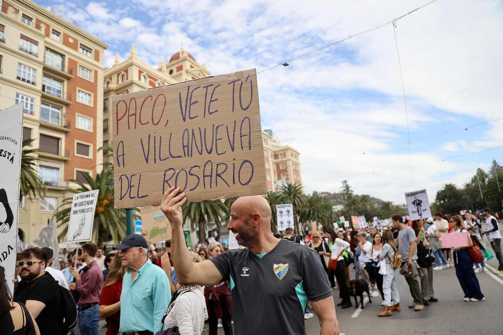 Las fotos de la multitudinaria manifestación por la vivienda en Málaga este 9N
