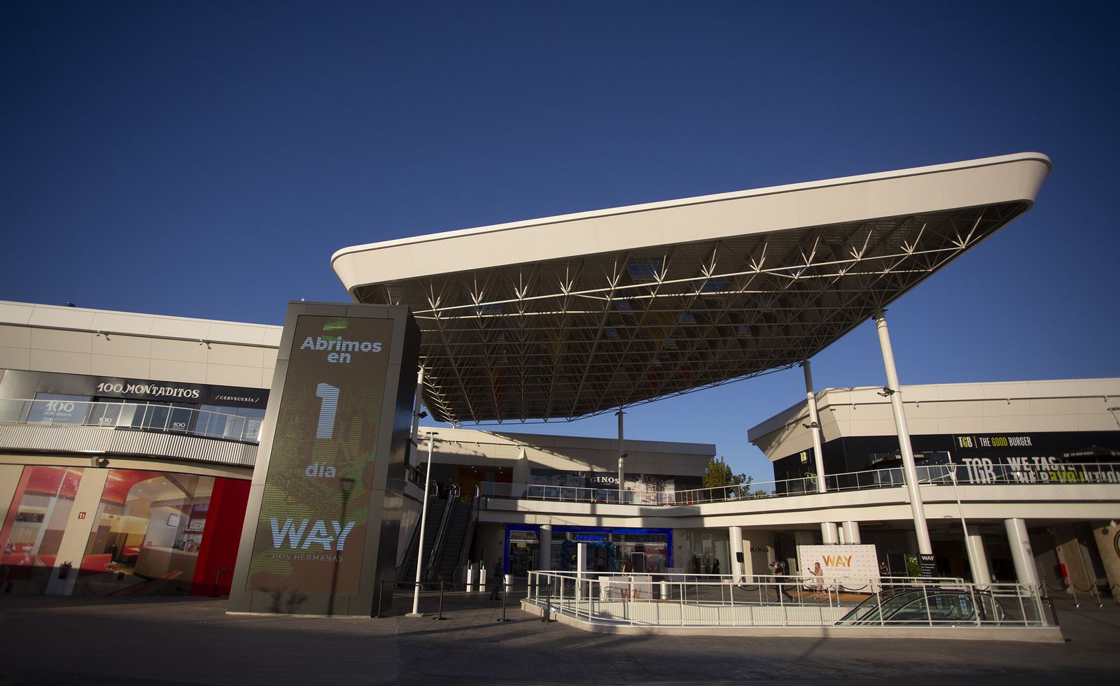 Las imágenes del espacio comercial Way Dos Hermanas