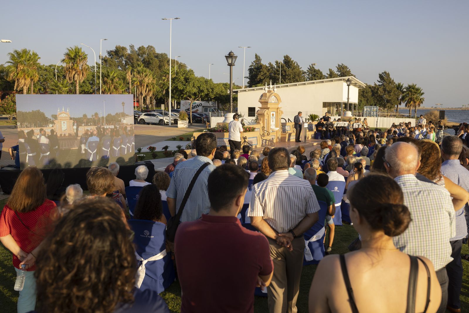 Imágenes de la inauguración De la Fuente de las Naciones en el Paseo de la Ría