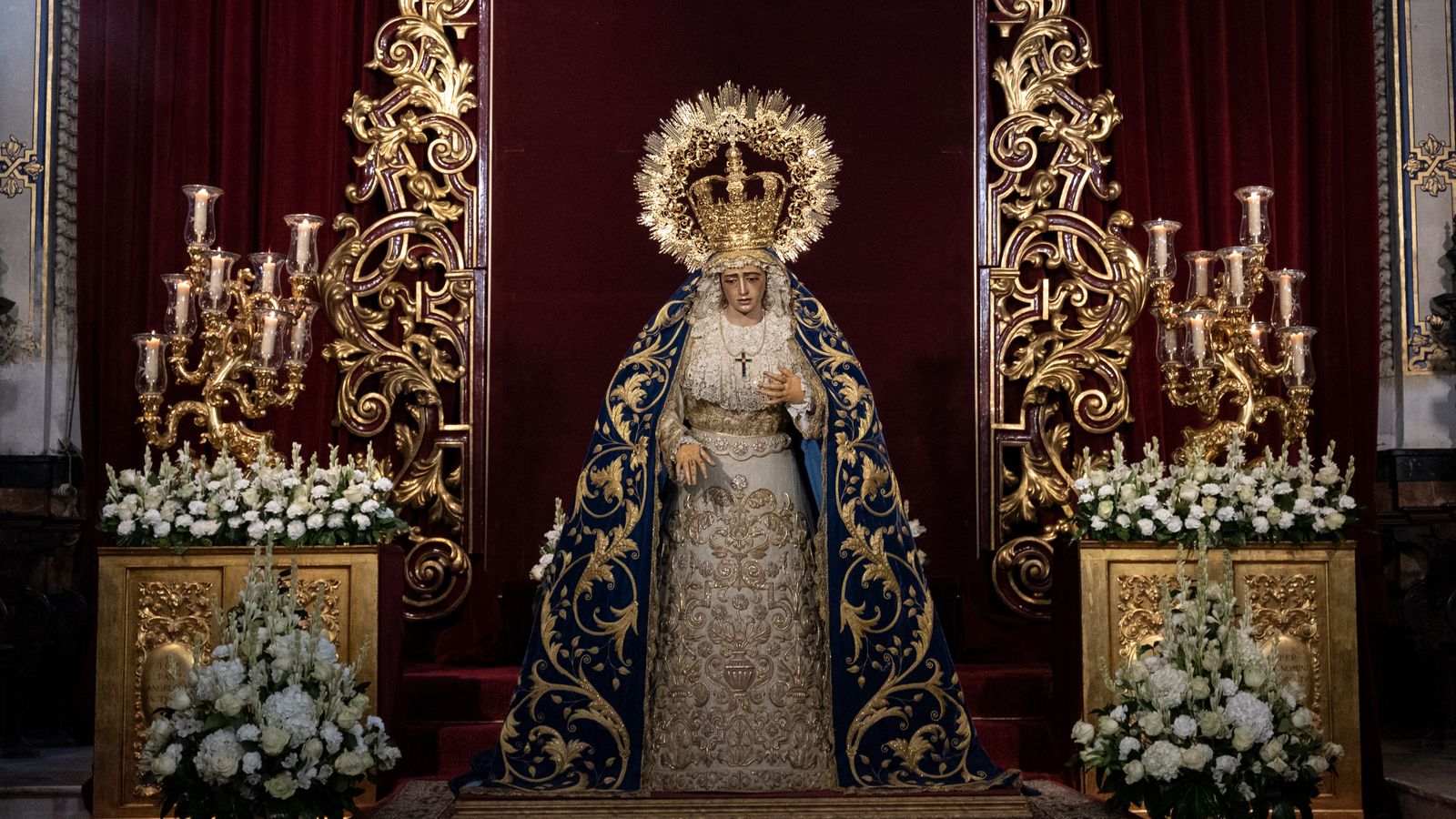 La Virgen de la Amargura en besamanos