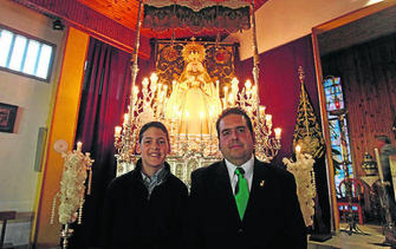 Juan  José Correa y su hijo Juan, pregonero y presentador de la Esperanza