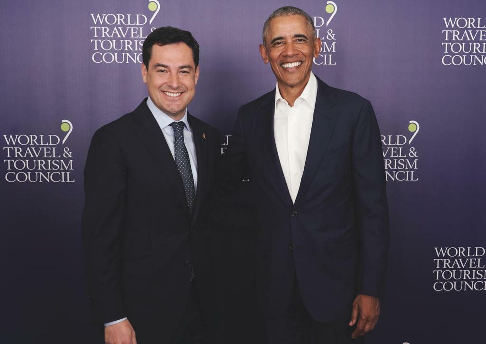El presidente de la Junta, Juanma Moreno, posa con Barack Obama.