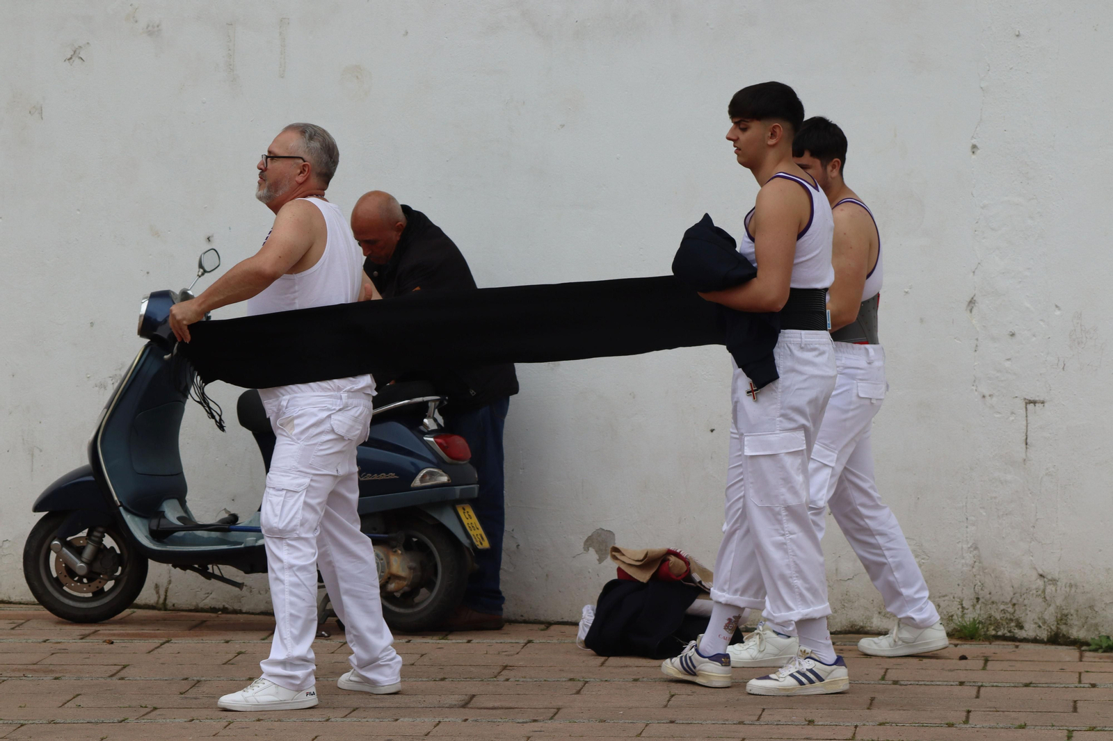 Las mejores imágenes del lunes Santo en Huelva: Hermandad del Cautivo