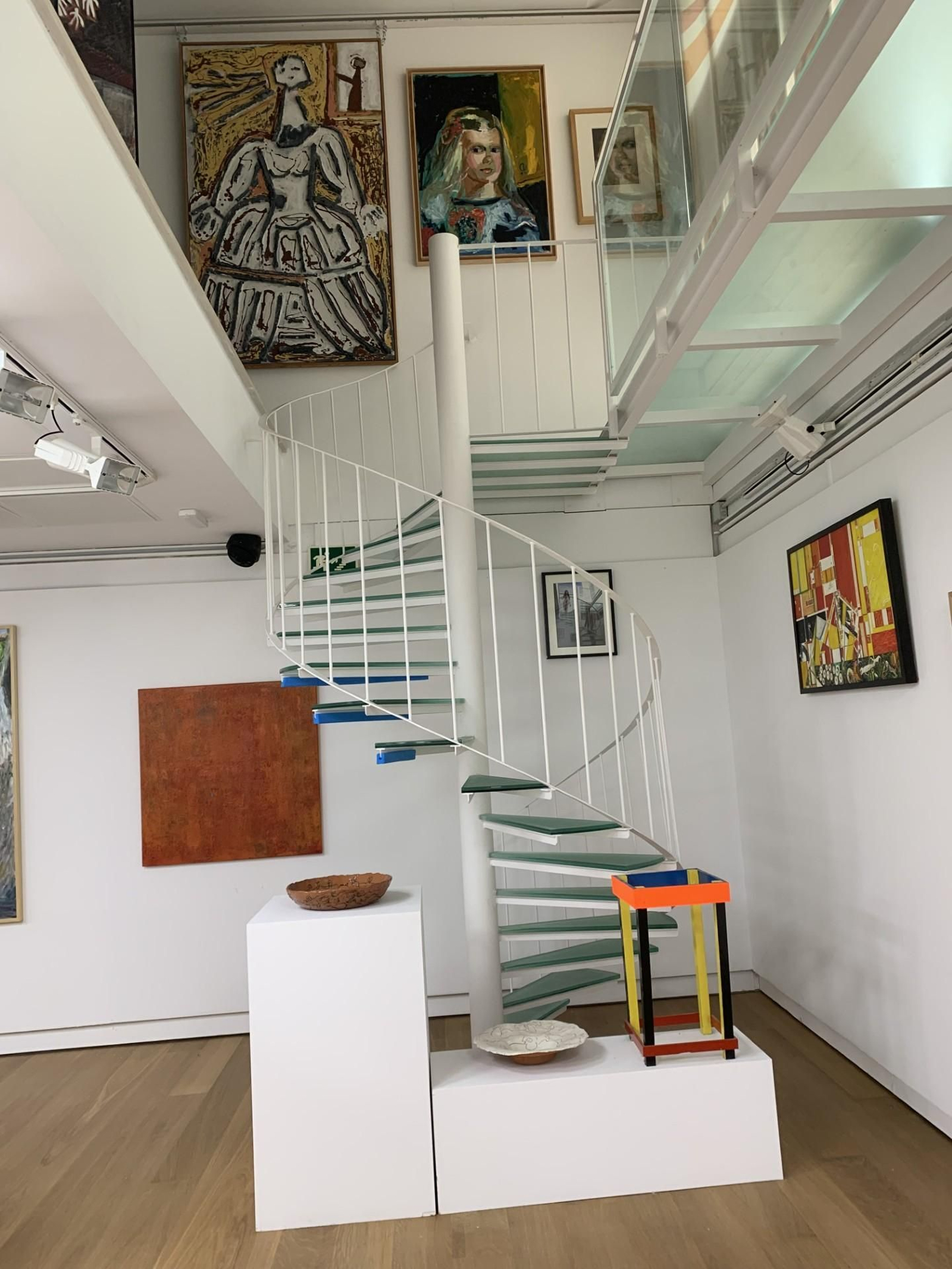 Exposición 'Ellas' en la sala GH-40