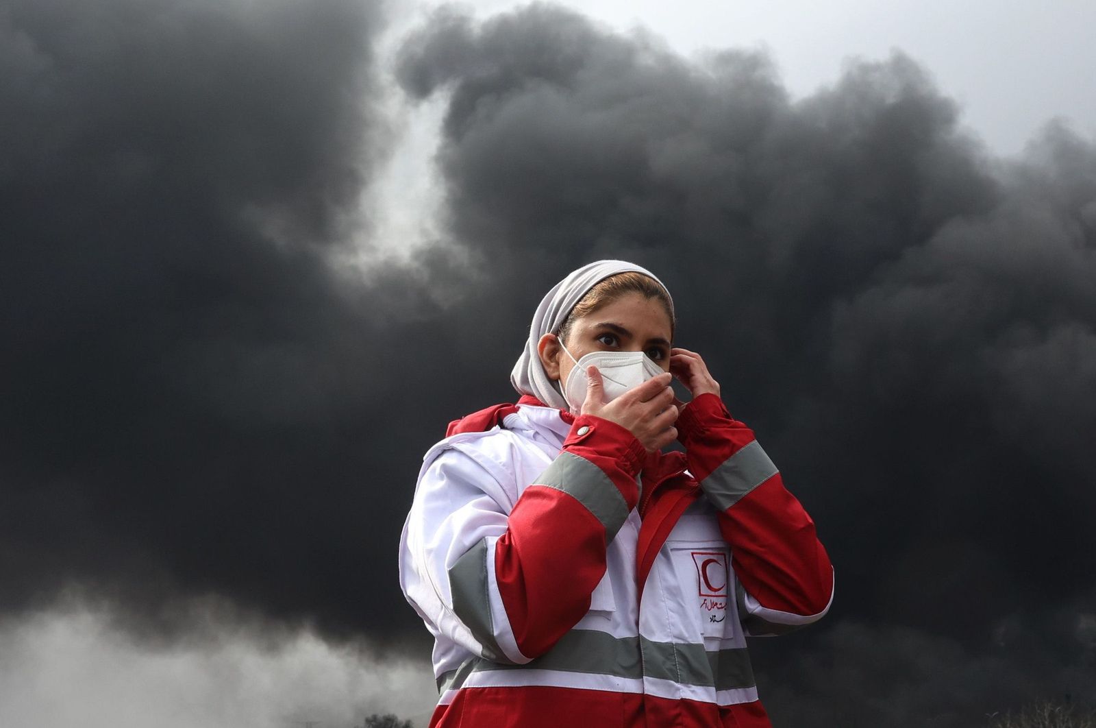 Galería gráfica: Teherán, bajo humo y ceniza tras los bombardeos sobre infraestructuras petroleras