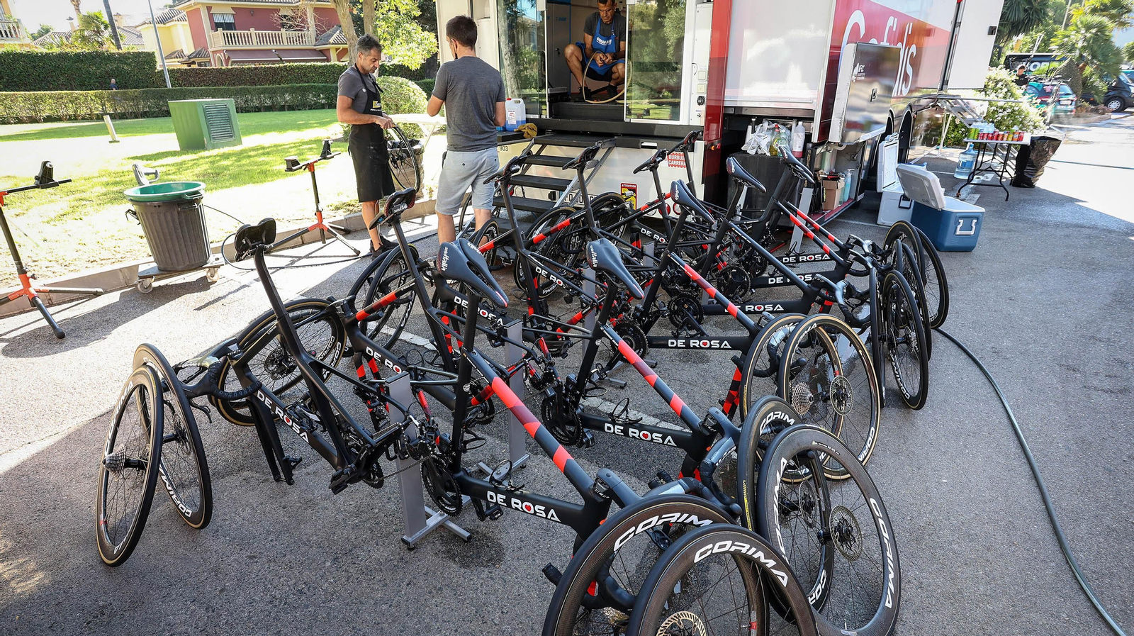 La Vuelta Ciclista a España llena los hoteles de Jerez