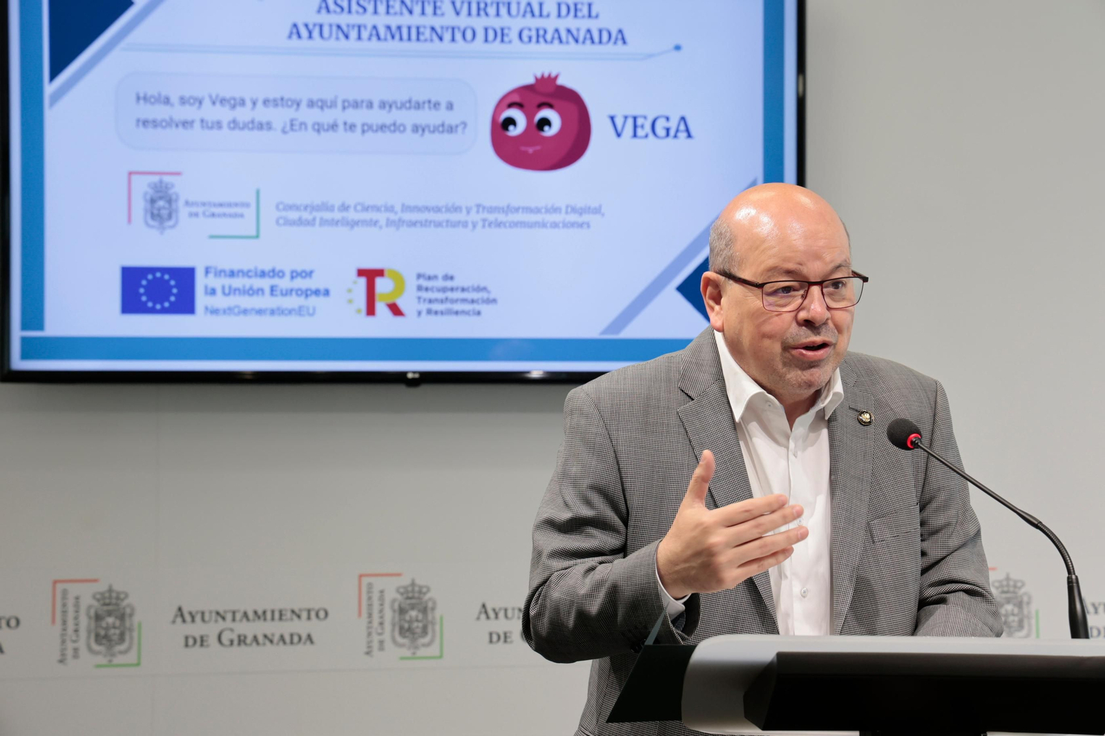 Imagen de la presentación de Vega, el asistente virtual del Ayuntamiento de Granada