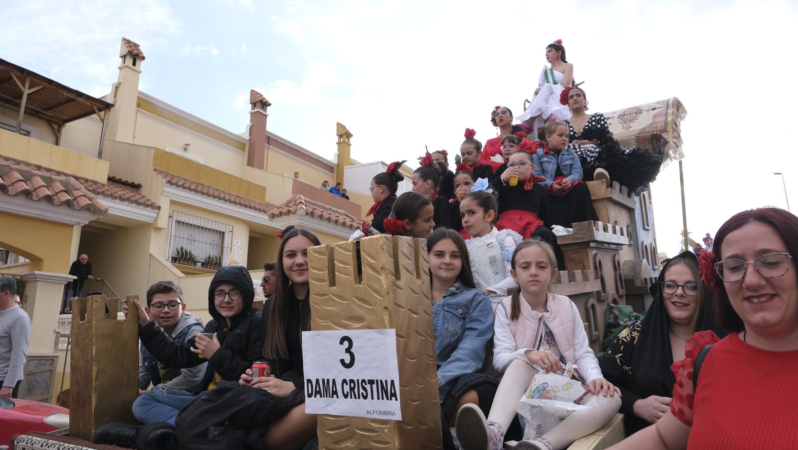 Imágenes de las carrozas de la Fiestas de San José de Benahadux