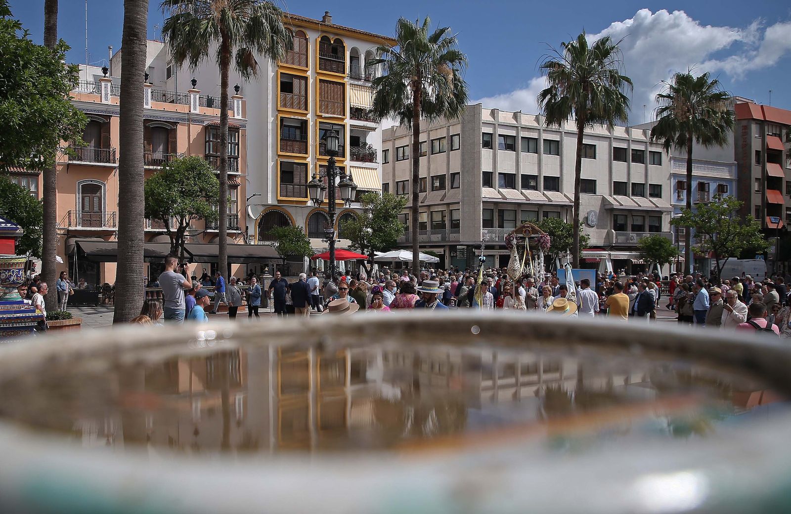 El comienzo de la peregrinación de la Hermandad del Rocío de Algeciras, en imágenes
