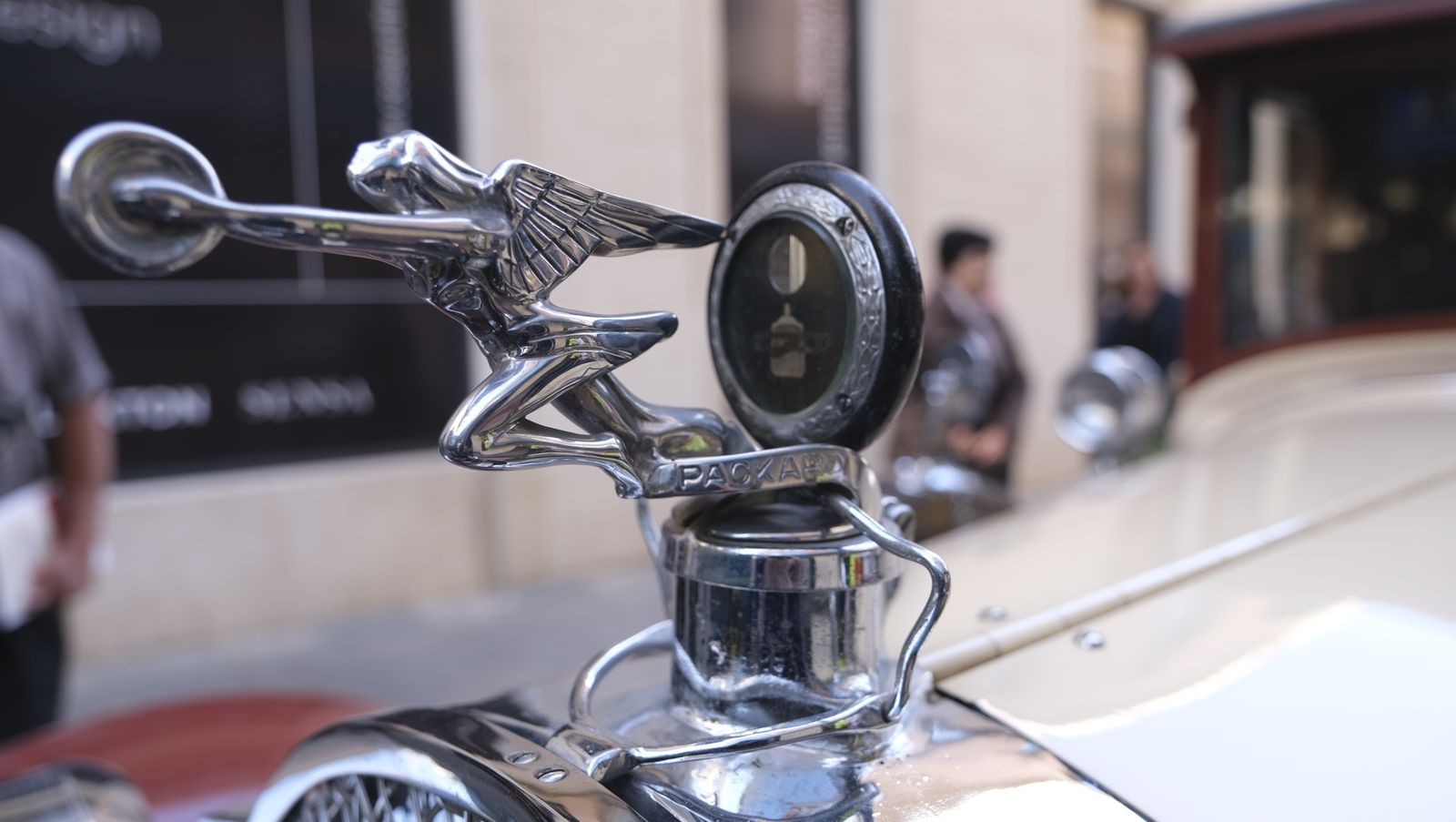 La 33 Ruta de Automóviles Antiguos toma las calles de Almería