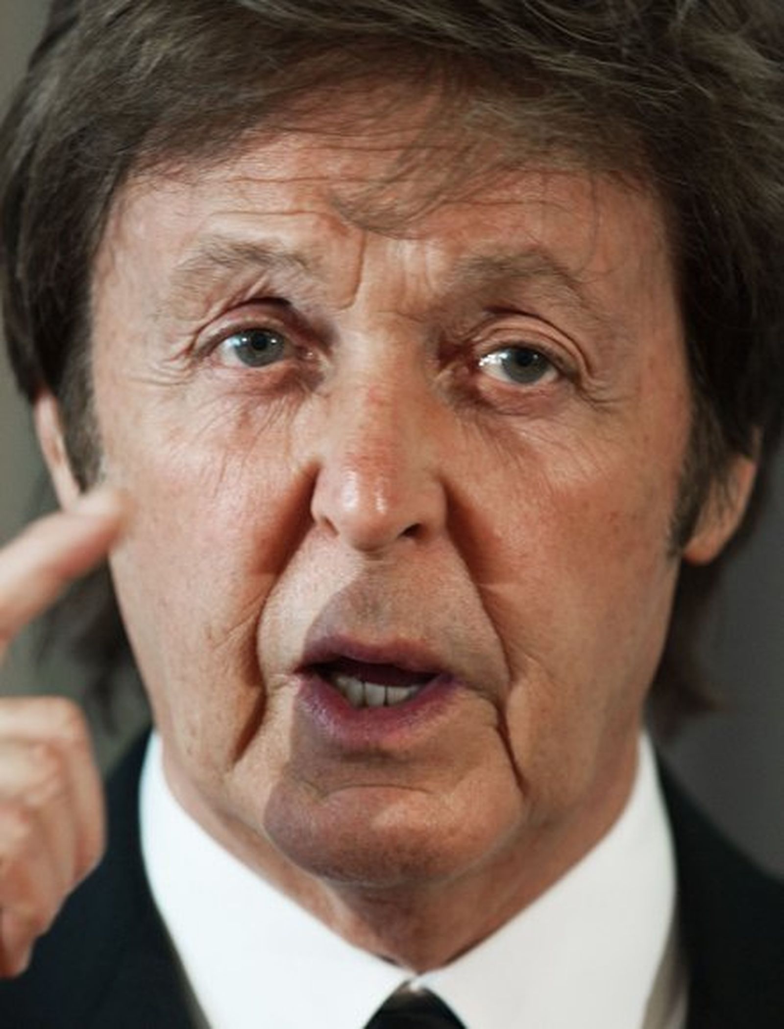 Paul McCartney cree que su teléfono fue intervenido