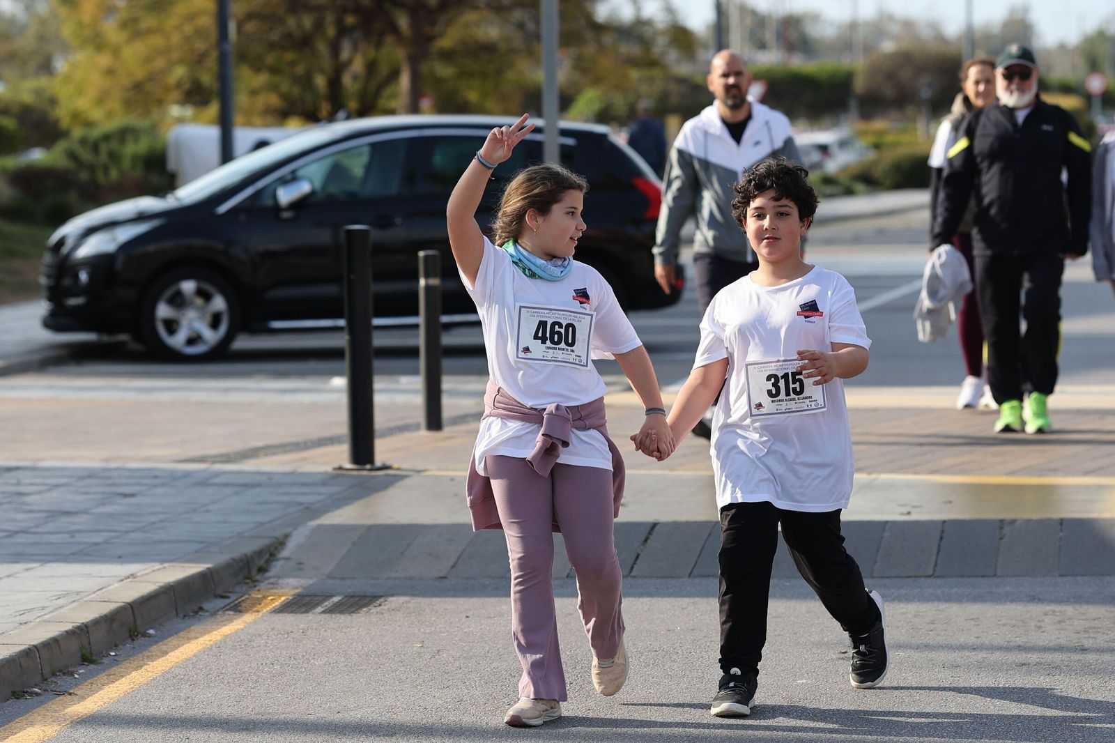 La Carrera Solidaria por el Día de la Mujer McArthurGlen, en fotos