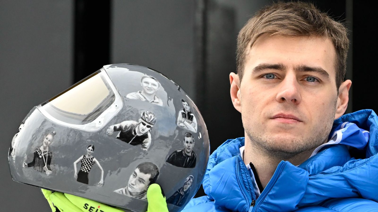 Vladyslav Heraskevych, con el 'Casco de la Memoria' que incluye imágenes de deprotistas ucranianos muertos desde el inicio de la guerra en 2022