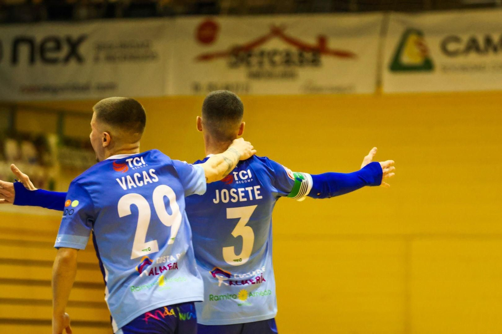 Josete celebra uno de los hasta cuatro tantos que marcó frente al Málaga Ciudad Redonda.
