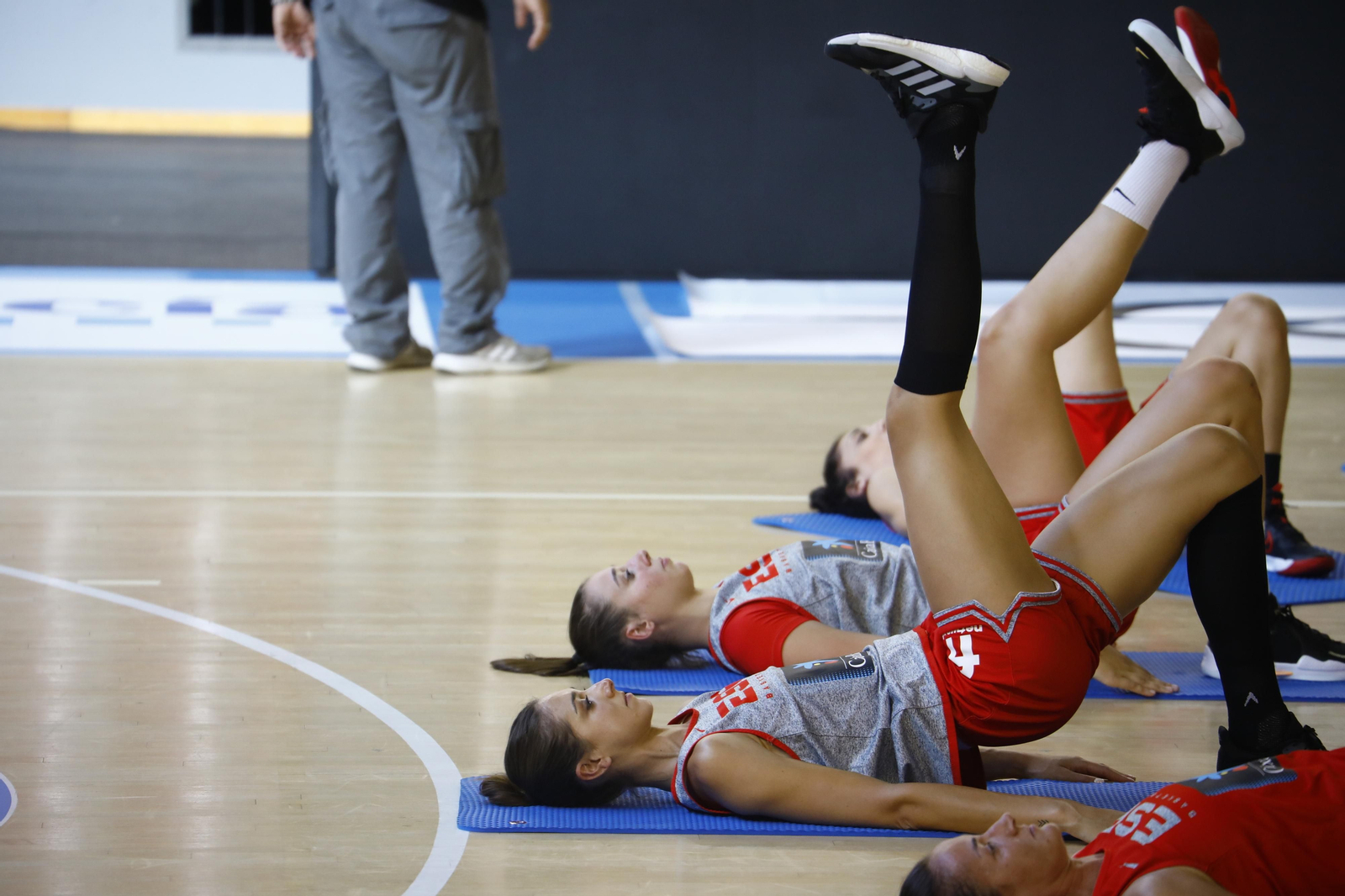 Las fotos del primer entrenamiento de la selección española femenina de baloncesto en Córdoba