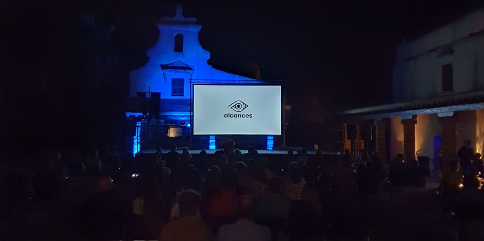 Una de las proyecciones de 'Cortos a la Fresquita', en el castillo de Santa Catalina.