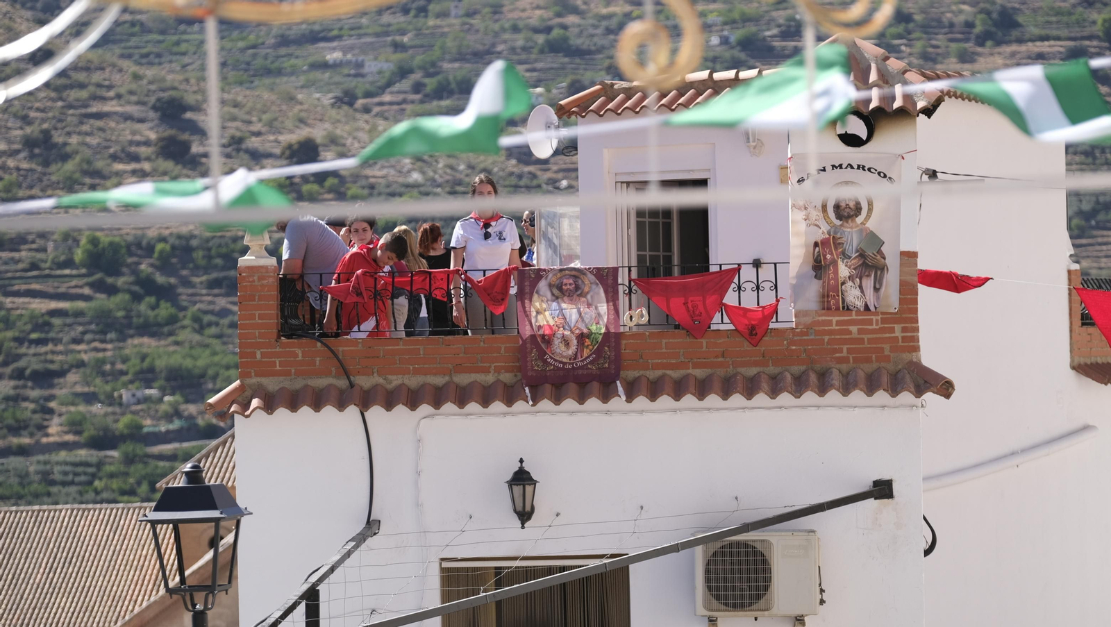 Imágenes de los toros ensogaos y San Marcos, en las Fiestas de Ohanes