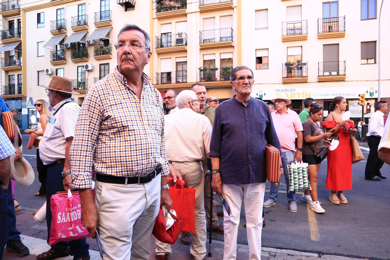 Imágenes de ambiente en el tercer día de toros en Huelva