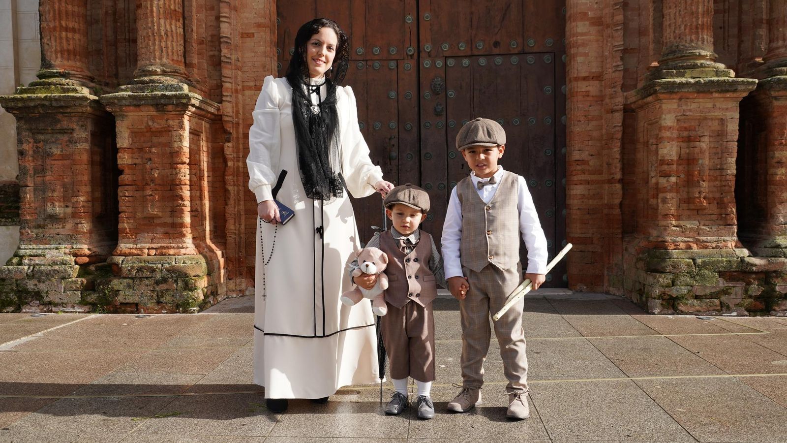 Así se disfrazaron los moguereños para la Feria de Época 1900 de Moguer