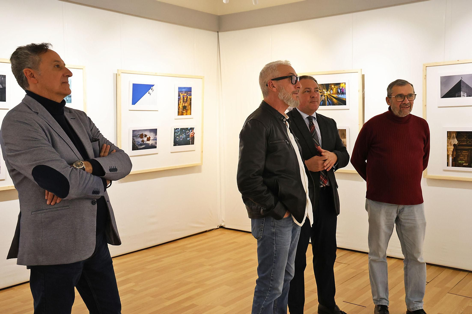 Imágenes de la exposición fotográfica 'Retratos de mi ciudad' de Julián Pérez