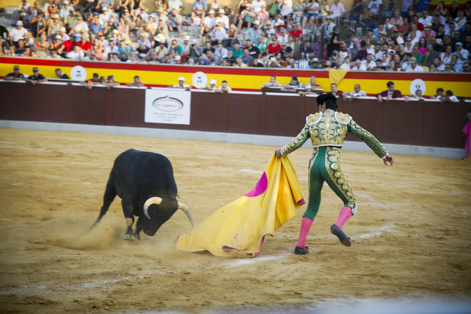 Corrida de toros Berja con un toro indultado, en imágenes