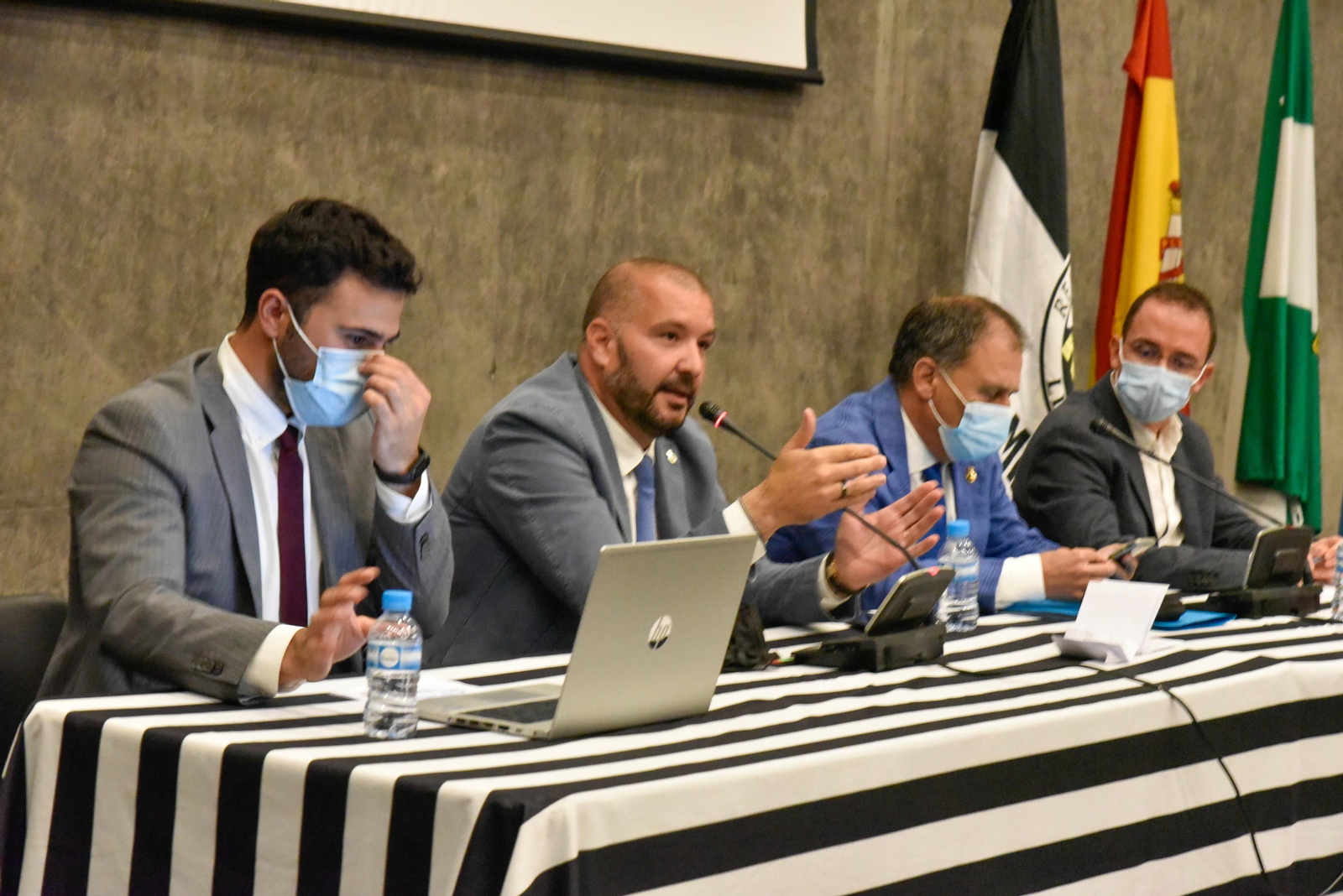 Las fotos de la asamblea en la que la Balona aprueba su conversión en SAD