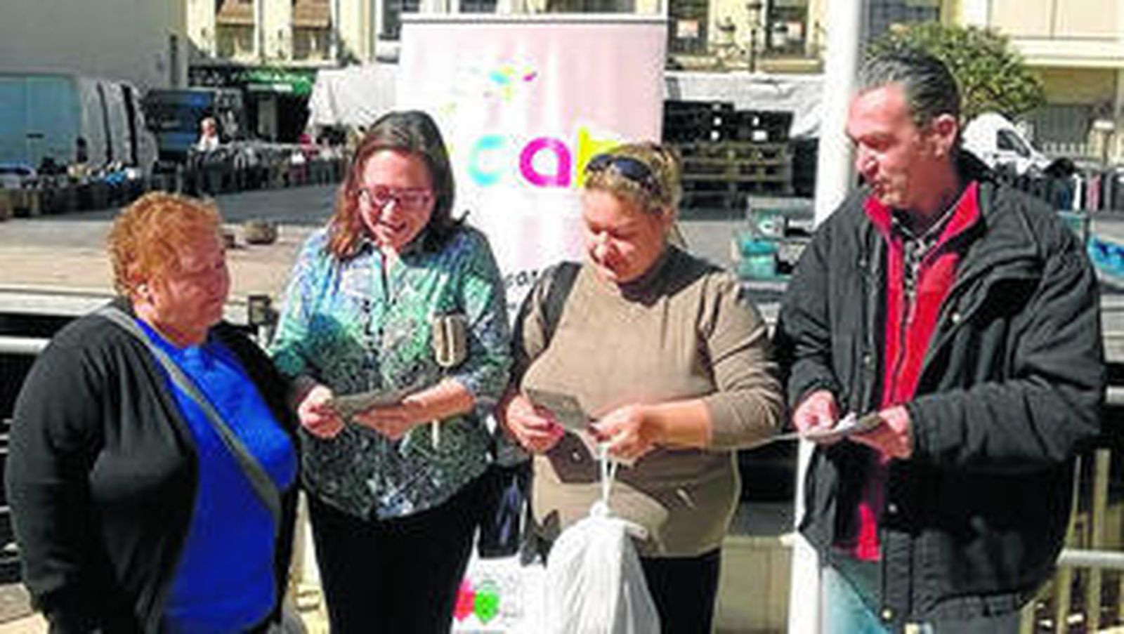 Voluntarios de la asociación estuvieron presentes la pasada semana en el municipio.