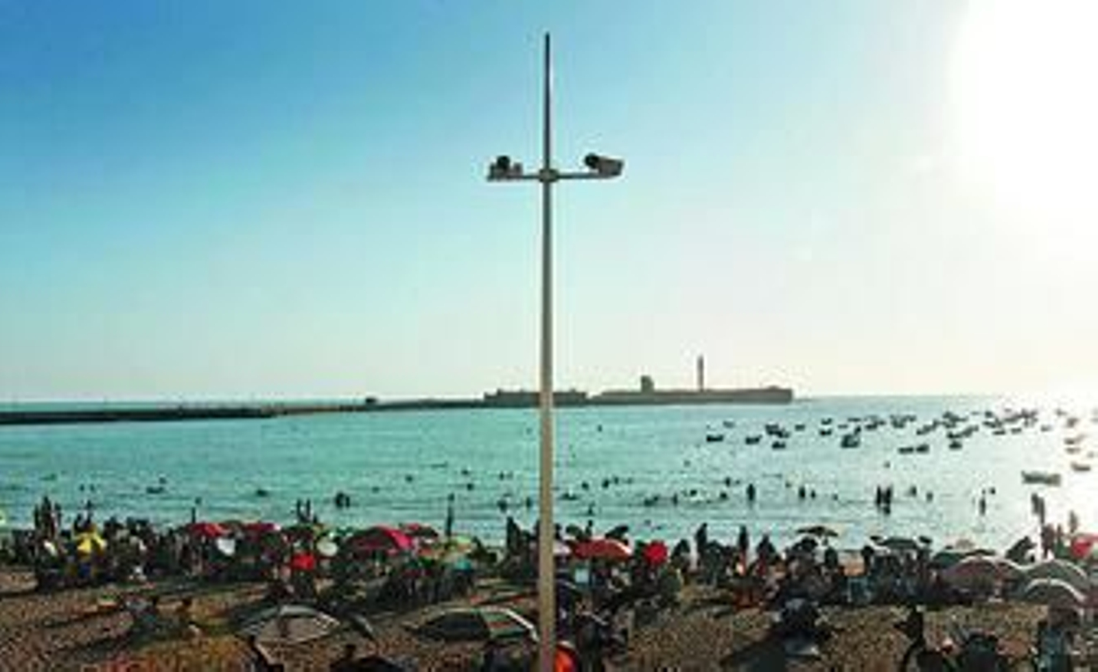 La playa de la Caleta ya no contará con los ingeniosos comentarios de Juan 'El Ardentía'.