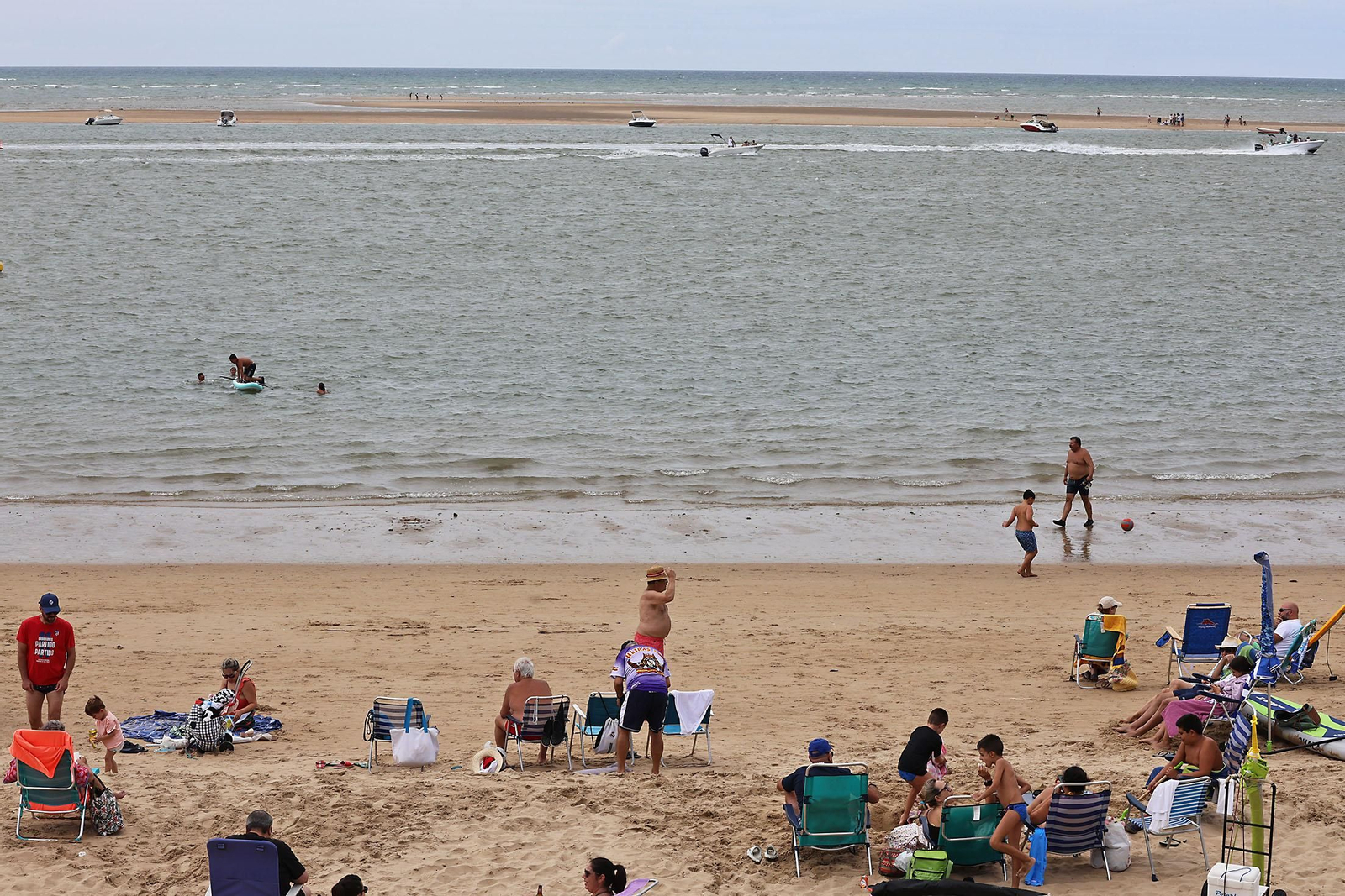 Mañanas nubladas de paseos por las playas de Huelva