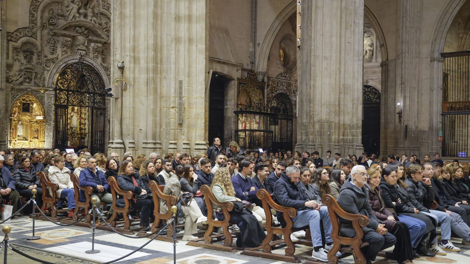 Misa funeral por las víctimas de Adamuz y el maquinista sevillano fallecido en Gelida