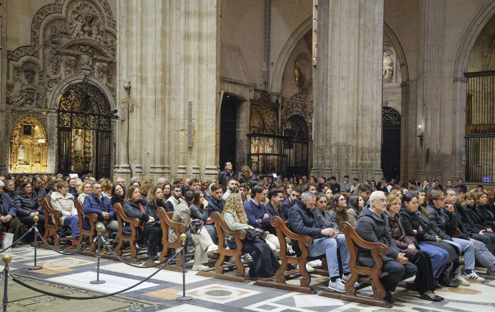 Misa funeral por las víctimas de Adamuz y el maquinista sevillano fallecido en Gelida