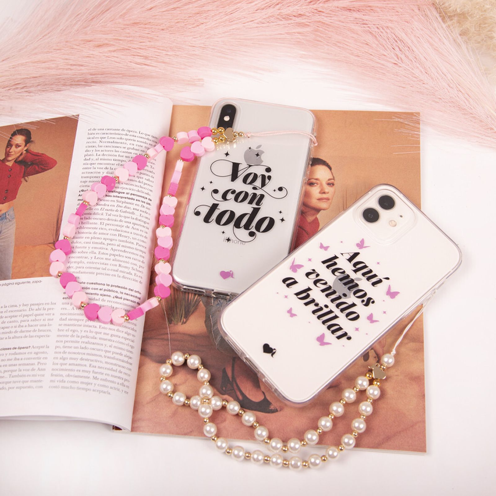 La Vecina Rubia 'va con todo' con su nueva colección de carcasas y llena de 'fantasía' la vuelta a la rutina.