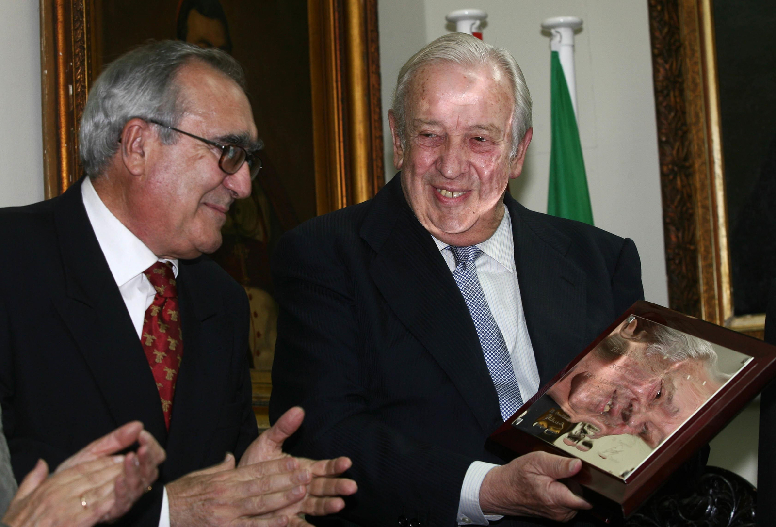 Manuel Olivencia, en un homenaje