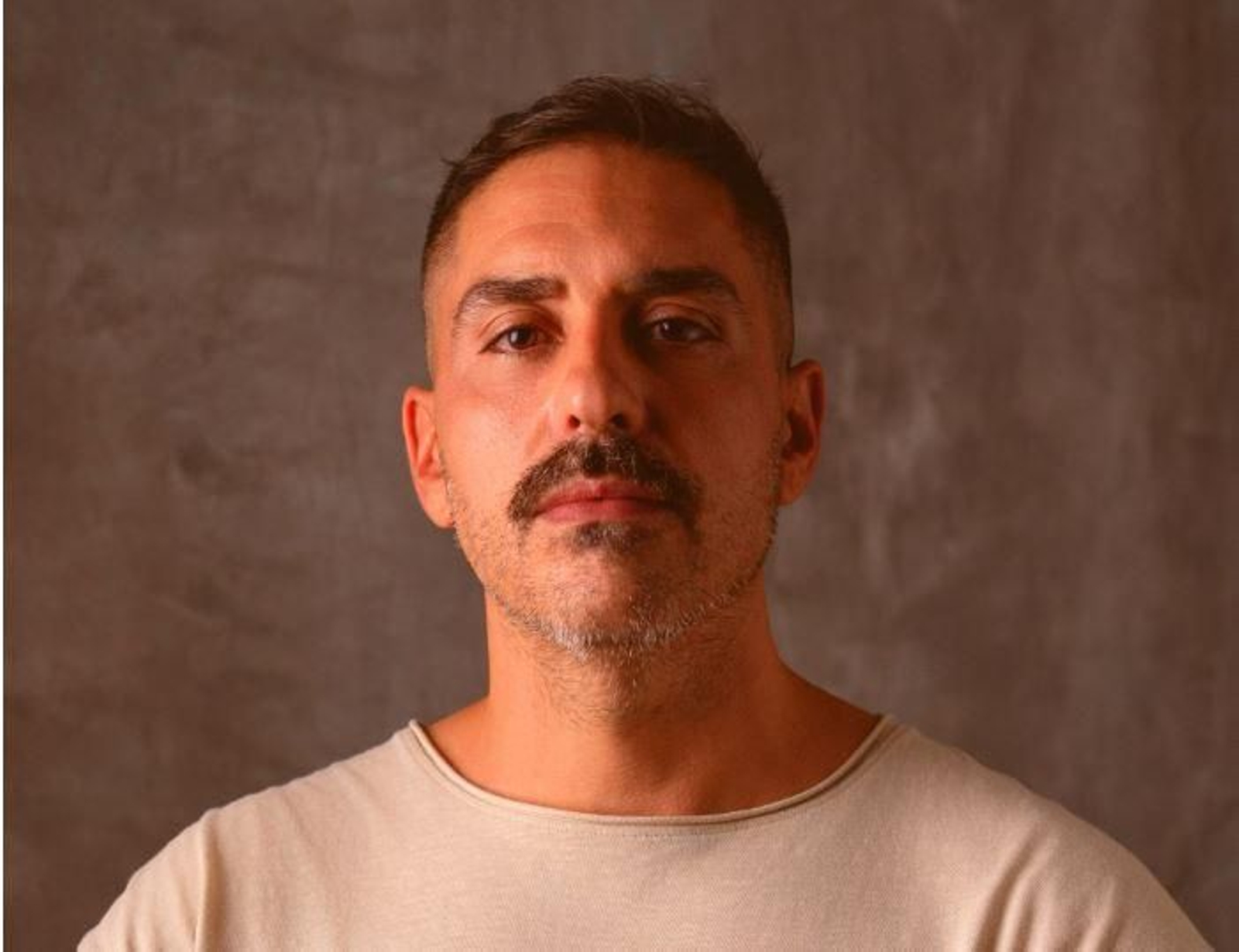 Bruno Díaz, artista que realizará el cartel de la Semana Santa 2026