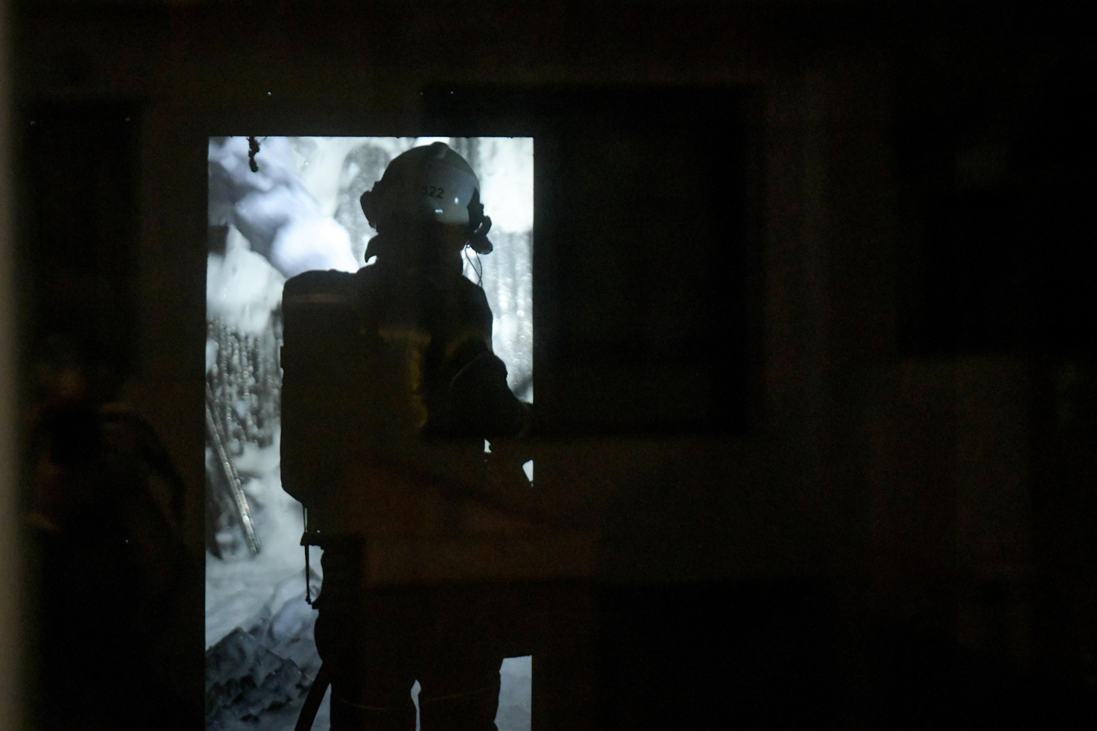 Fuego en el Nevada: un incendio obliga a desalojar el centro comercial y la intervención de los Bomberos