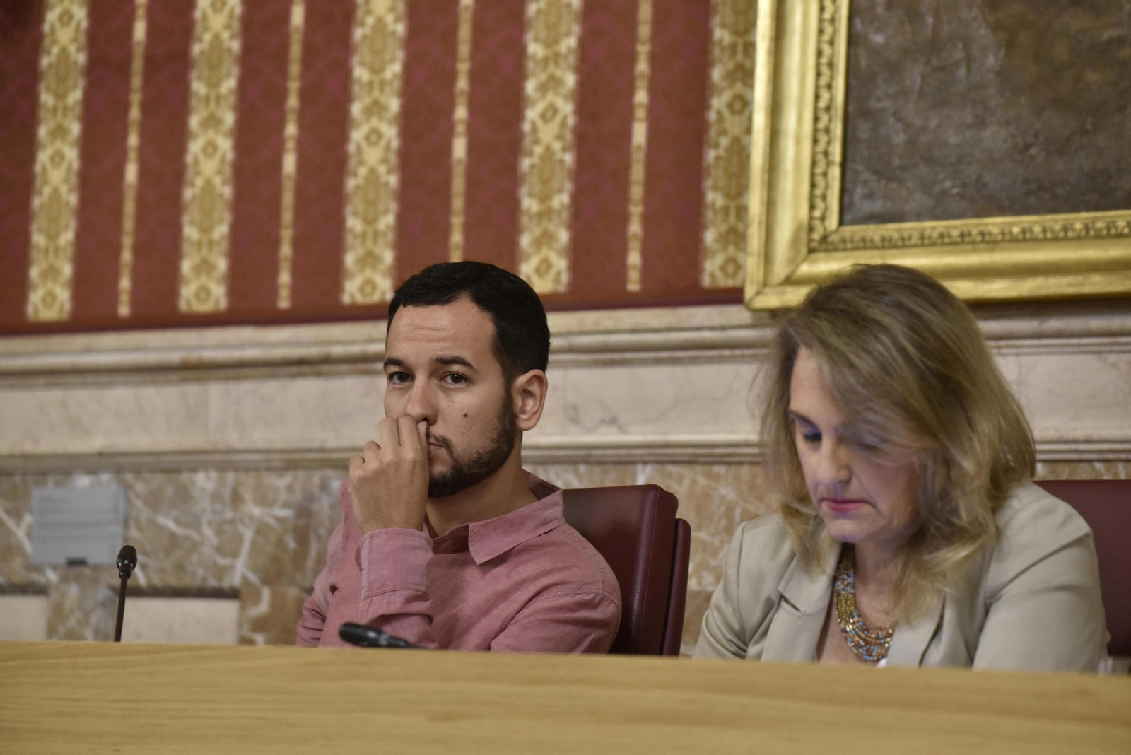 Daniel González Rojas y Eva Oliva durante un Pleno celebrado en mayo de 2018. Daniel González Rojas y Eva Oliva durante un Pleno celebrado en mayo de 2018.