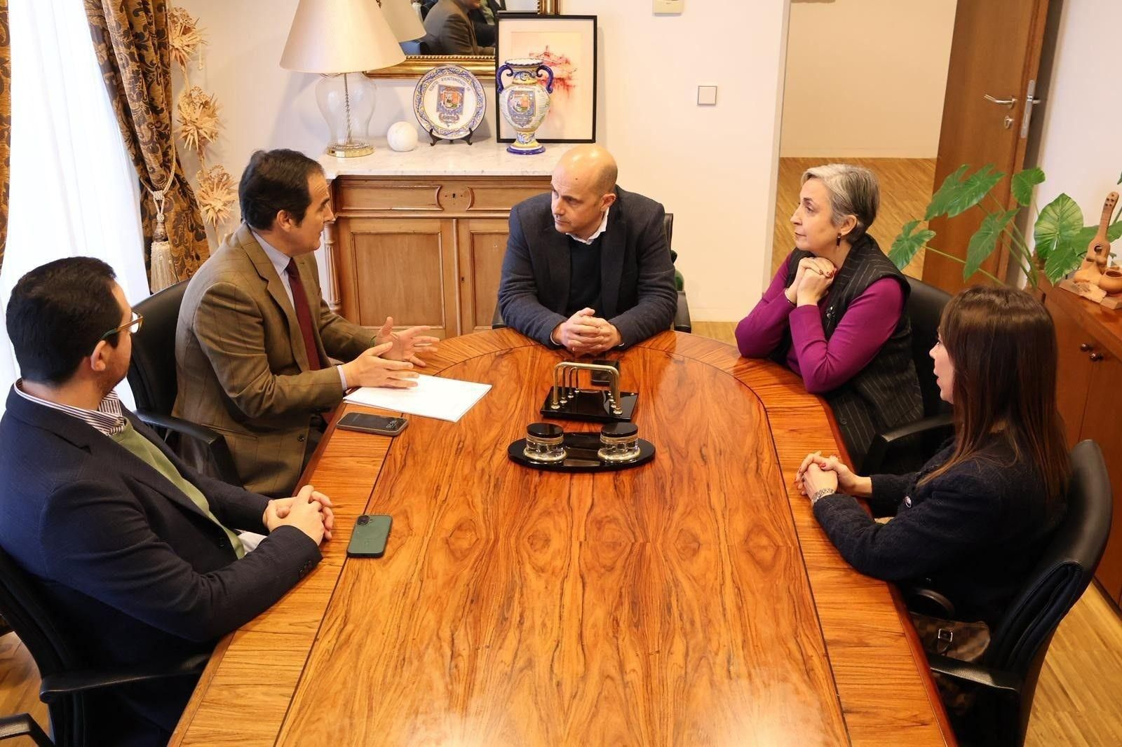 Reunión entre ambas administraciones.