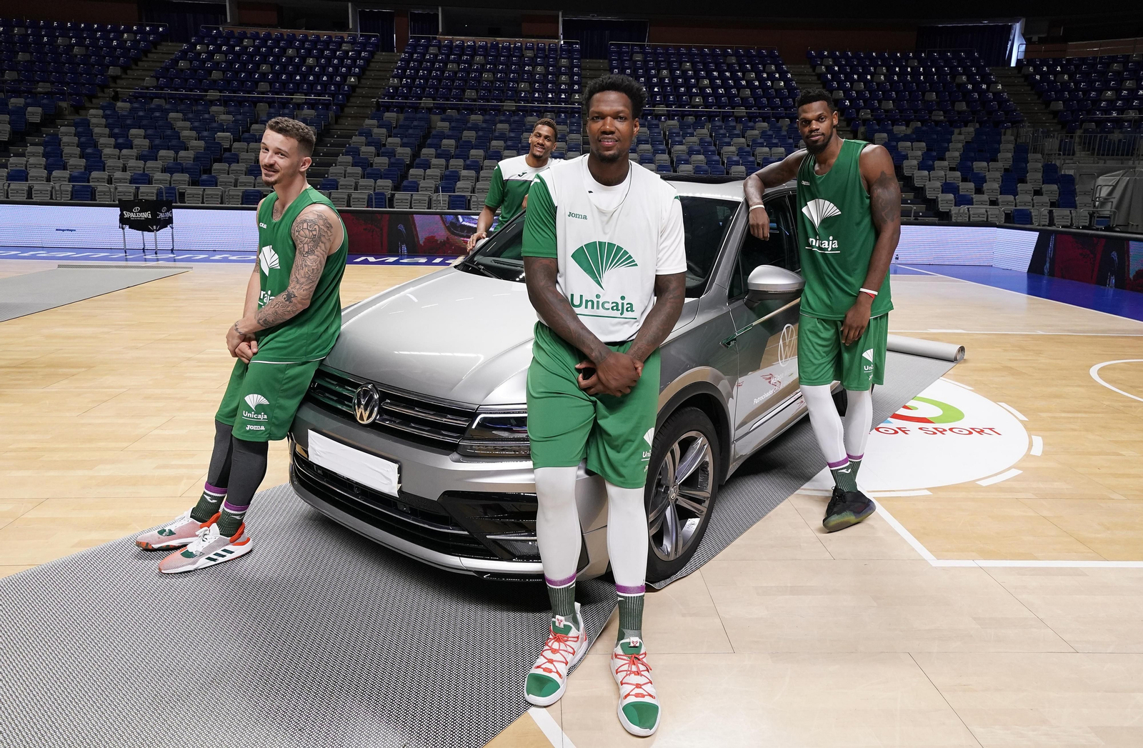 Las fotos de la nueva flota de coches del Unicaja