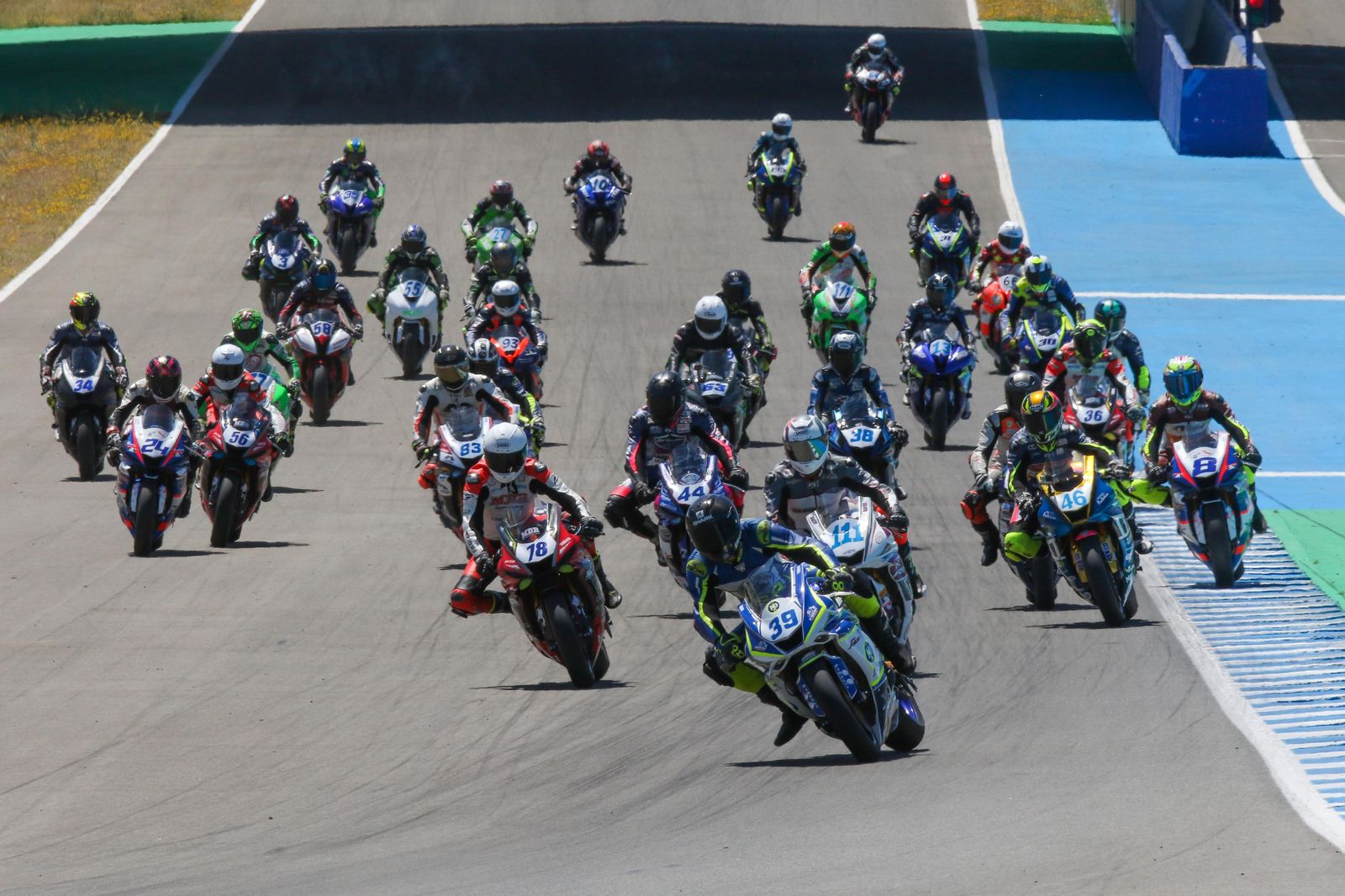 La Federación Andaluza rinde homenaje al piloto onubense Hugo Millán.