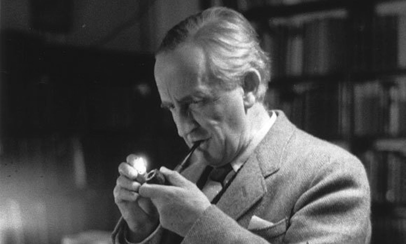 J. R. R. Tolkien (1892-1973), en una imagen de 1955.