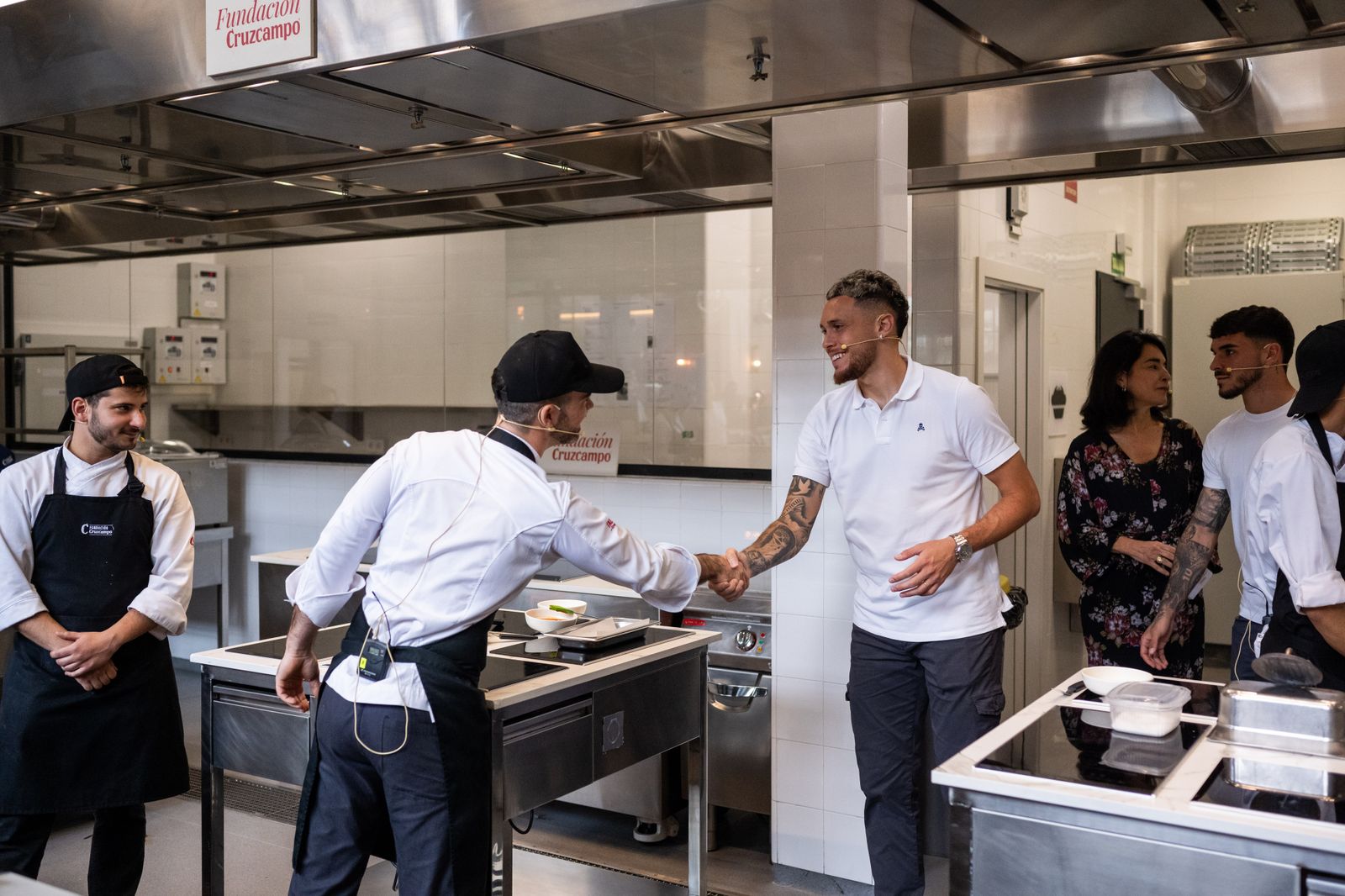Las fotos de jugadores del Betis y del Sevilla en la Cruzcampo
