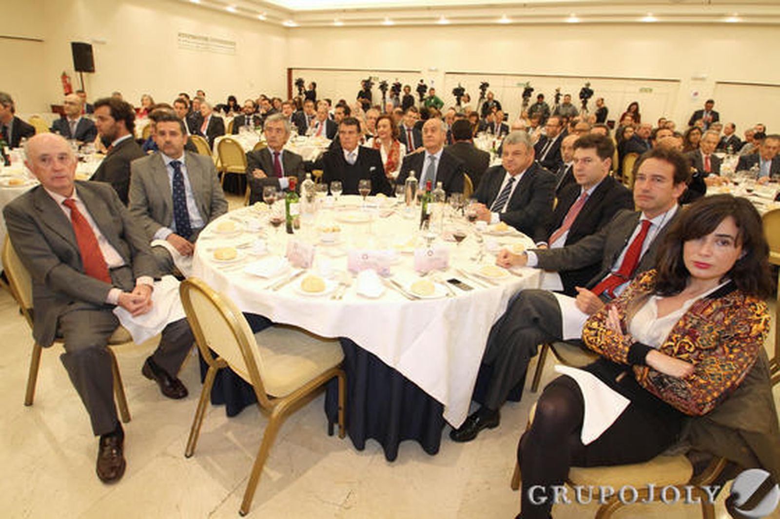 José Luis Barrero, Álvaro Alés, José María Pacheco, Juan Álvarez, Ramón Valencia, José María Gil Arévalo, Eduardo Osborne, Felipe Medina e Isabel Aguilar.

Foto: Juan Carlos Vázquez / Belén Vargas/ Manuel Gómez
